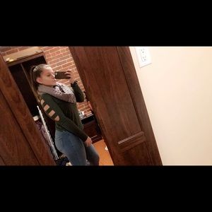 Meet your Posher, Emilia